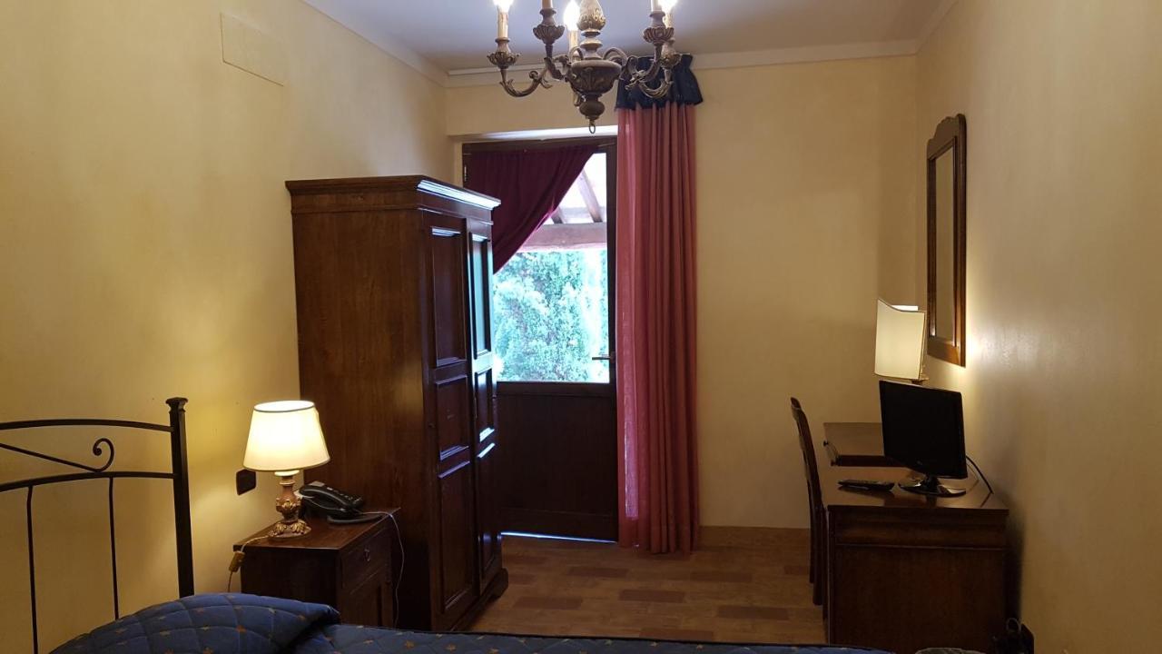 Villa Rinalducci Фано Экстерьер фото